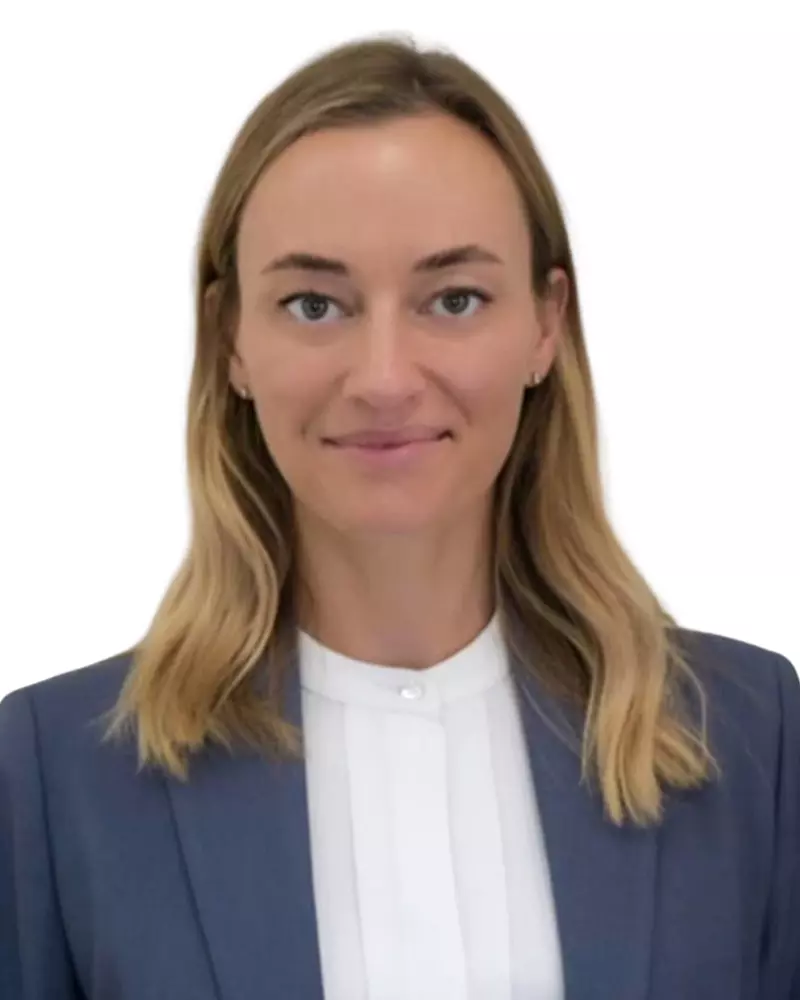 Dr Fiona